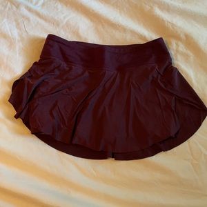 Lululemon tennis skirt. Great condition, hardly worn. Size 4.